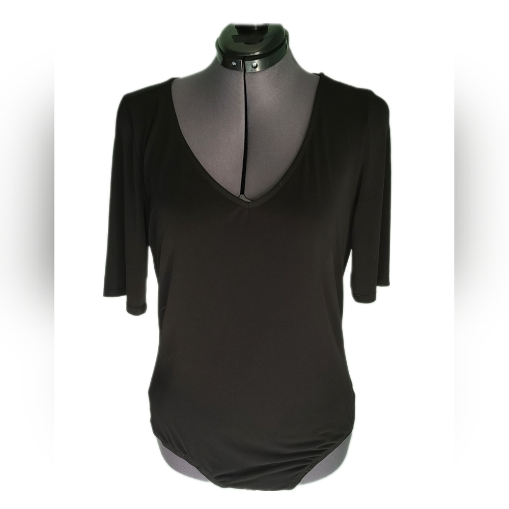 Torrid Short Sleeve Black Scoop Neck Bodysuit Size 0 Large